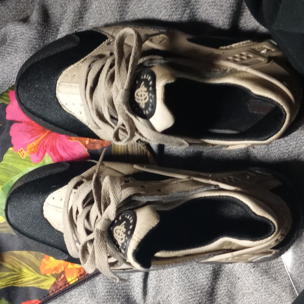 Nike huarache shoes size 6.5